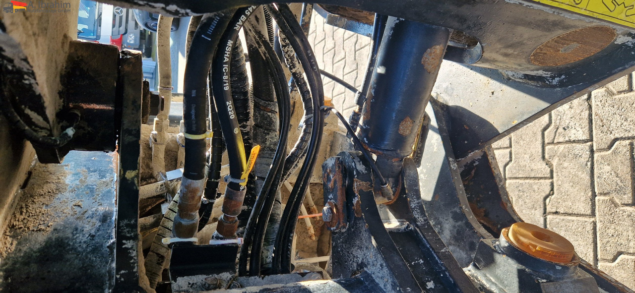 Komatsu WA 200 technisch ok. technische Wartung beim Komatsu Service - Încărcător frontal pe pneuri: Foto 4 Komatsu WA 200 technisch ok. technische Wartung beim Komatsu Service - Încărcător frontal pe pneuri: Foto 4