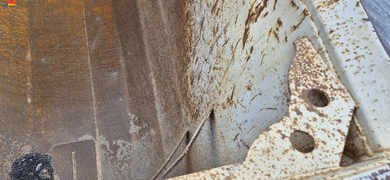 Langendorf SKS-HS 24/30 Isomulde, Liftachse, Scheibenbremse, Stahlmulde - Semiremorcă basculantă: Foto 2 Langendorf SKS-HS 24/30 Isomulde, Liftachse, Scheibenbremse, Stahlmulde - Semiremorcă basculantă: Foto 2