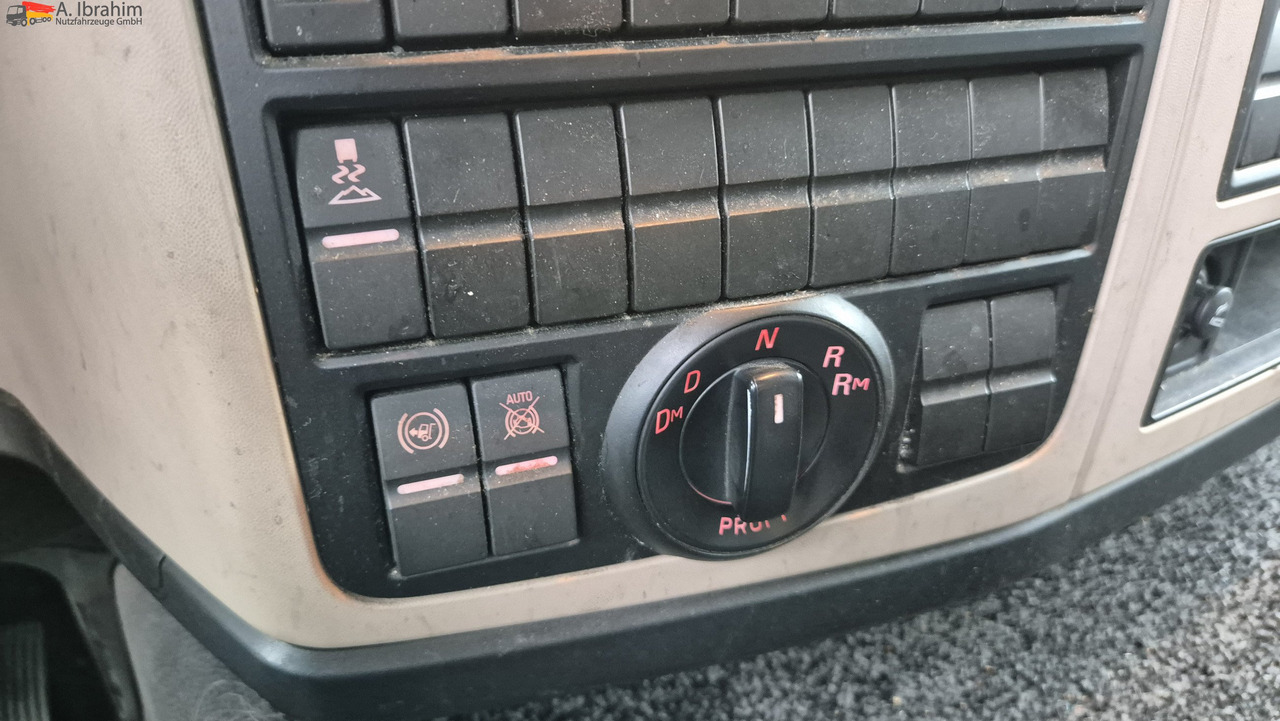 MAN 8.250 7,30 m Koffer, Navi, Topzustand - Autoutilitară box: Foto 5 MAN 8.250 7,30 m Koffer, Navi, Topzustand - Autoutilitară box: Foto 5