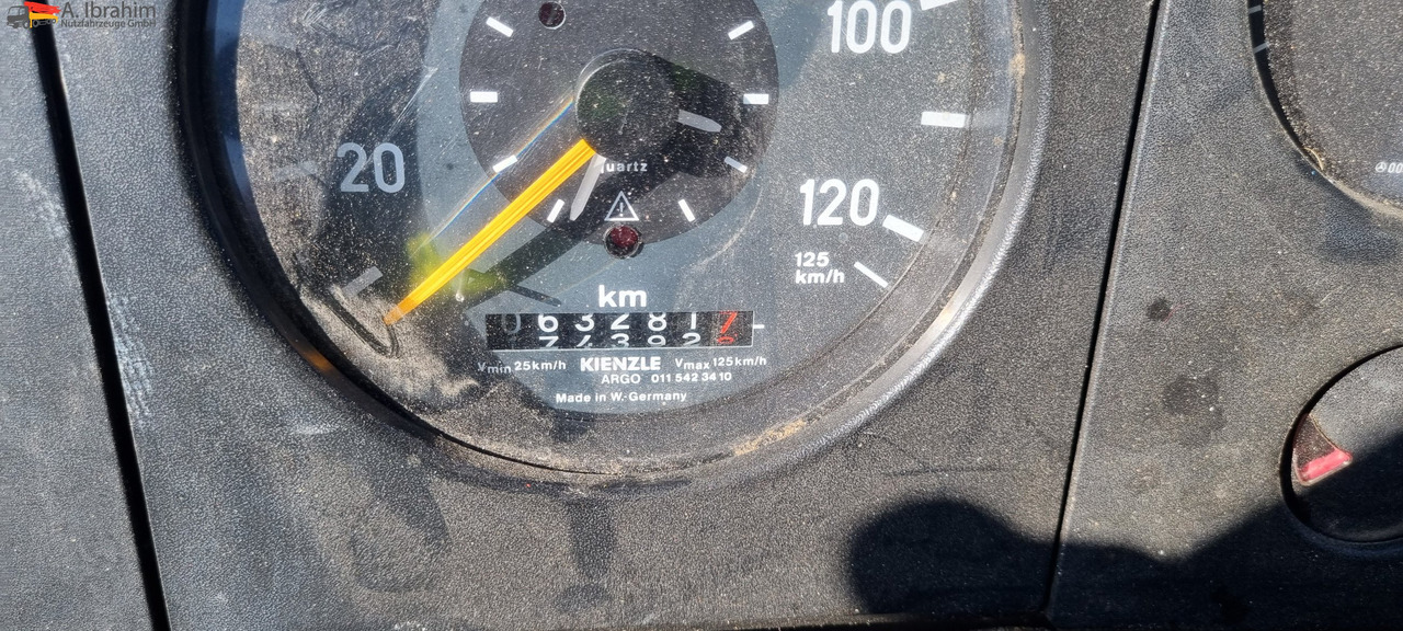 Mercedes-Benz 1722 Dachdeckerkran Cormach 30000 TECH, - Camion cu macara, Camion platformă: Foto 3 Mercedes-Benz 1722 Dachdeckerkran Cormach 30000 TECH, - Camion cu macara, Camion platformă: Foto 3