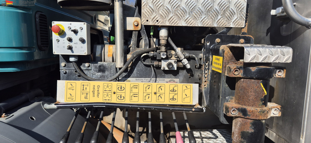 Mercedes-Benz 1824 Kipper Kran, Edelstahlaufbau Tierentsorgung - Camion basculantă, Camion cu macara: Foto 2 Mercedes-Benz 1824 Kipper Kran, Edelstahlaufbau Tierentsorgung - Camion basculantă, Camion cu macara: Foto 2