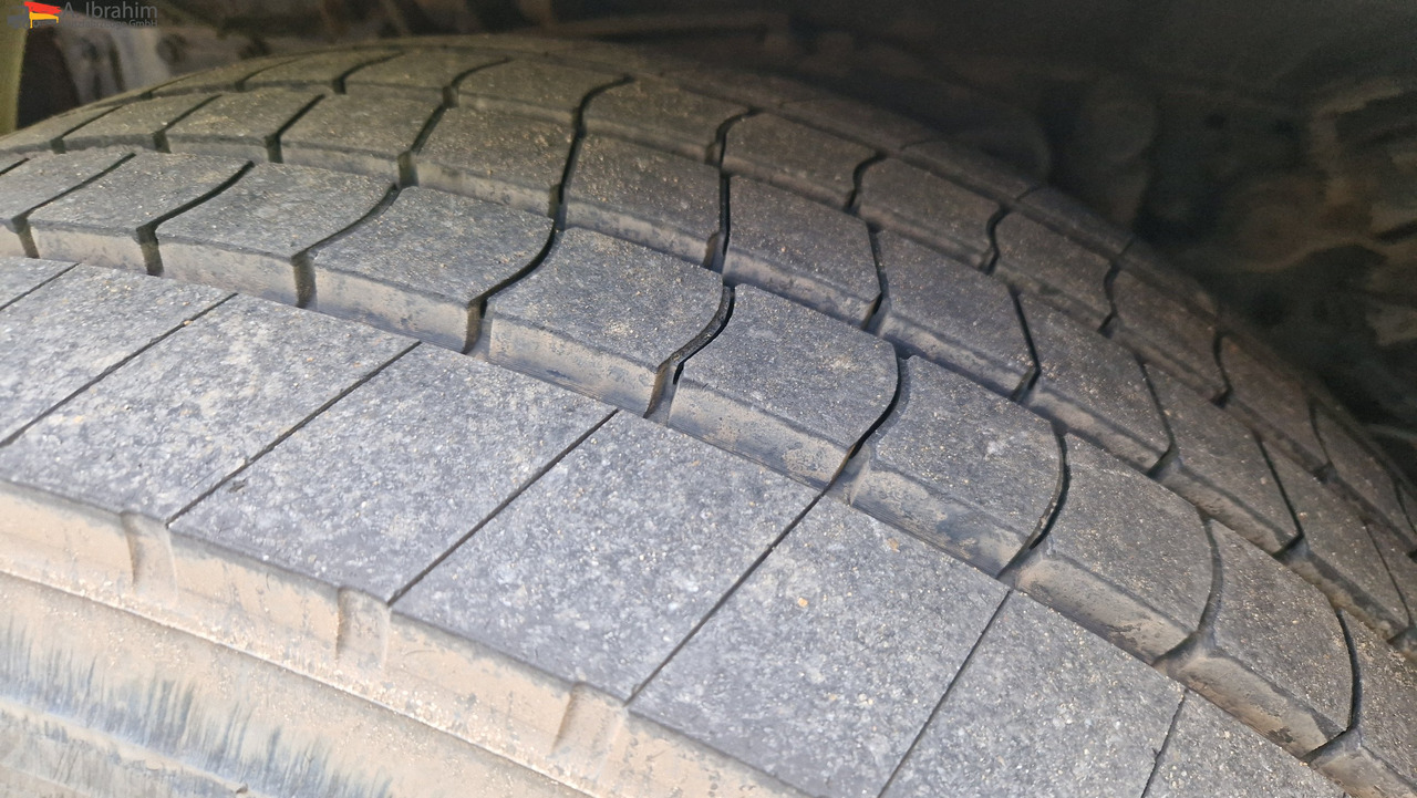 Mercedes-Benz 2541L Baustoff mit HIAB 122, Palettengabel Lift-Lenkachse, mp3 - Camion cu macara, Camion platformă: Foto 2 Mercedes-Benz 2541L Baustoff mit HIAB 122, Palettengabel Lift-Lenkachse, mp3 - Camion cu macara, Camion platformă: Foto 2