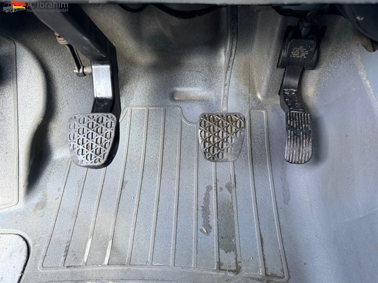 Mercedes-Benz Vito 116 CDI Standheizung | BF 3 | GST Anlage - Autorulota comerciala: Foto 4 Mercedes-Benz Vito 116 CDI Standheizung | BF 3 | GST Anlage - Autorulota comerciala: Foto 4