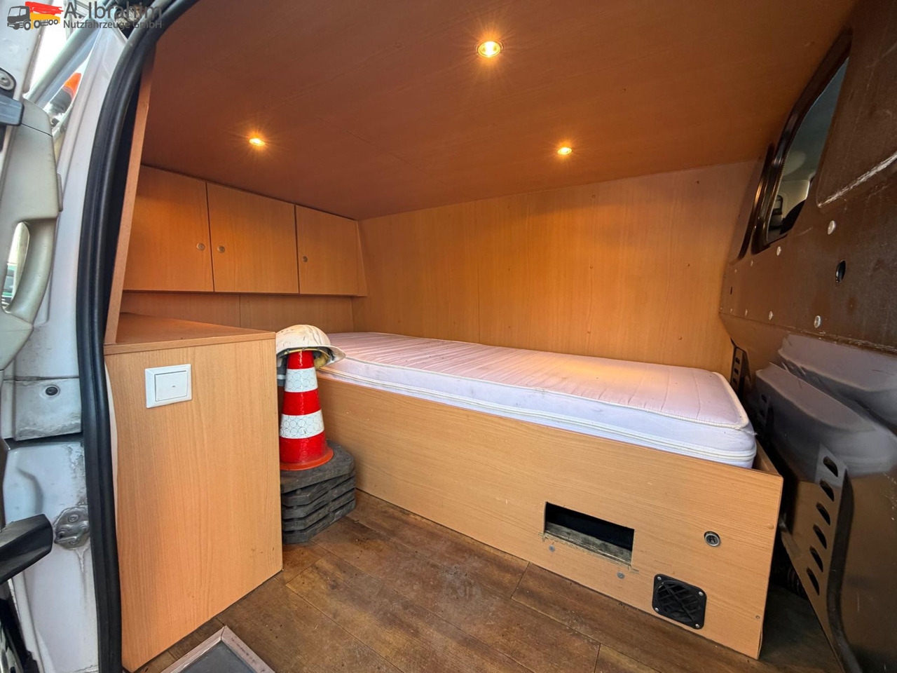 Mercedes-Benz Vito 116 CDI Standheizung | BF 3 | GST Anlage - Autorulota comerciala: Foto 5 Mercedes-Benz Vito 116 CDI Standheizung | BF 3 | GST Anlage - Autorulota comerciala: Foto 5