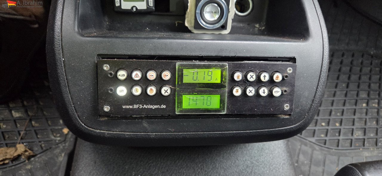 Mercedes-Benz Vito Tourer BF 3-GST Zeichen Anlage 3050 kg zzGw - Autorulota comerciala: Foto 4 Mercedes-Benz Vito Tourer BF 3-GST Zeichen Anlage 3050 kg zzGw - Autorulota comerciala: Foto 4