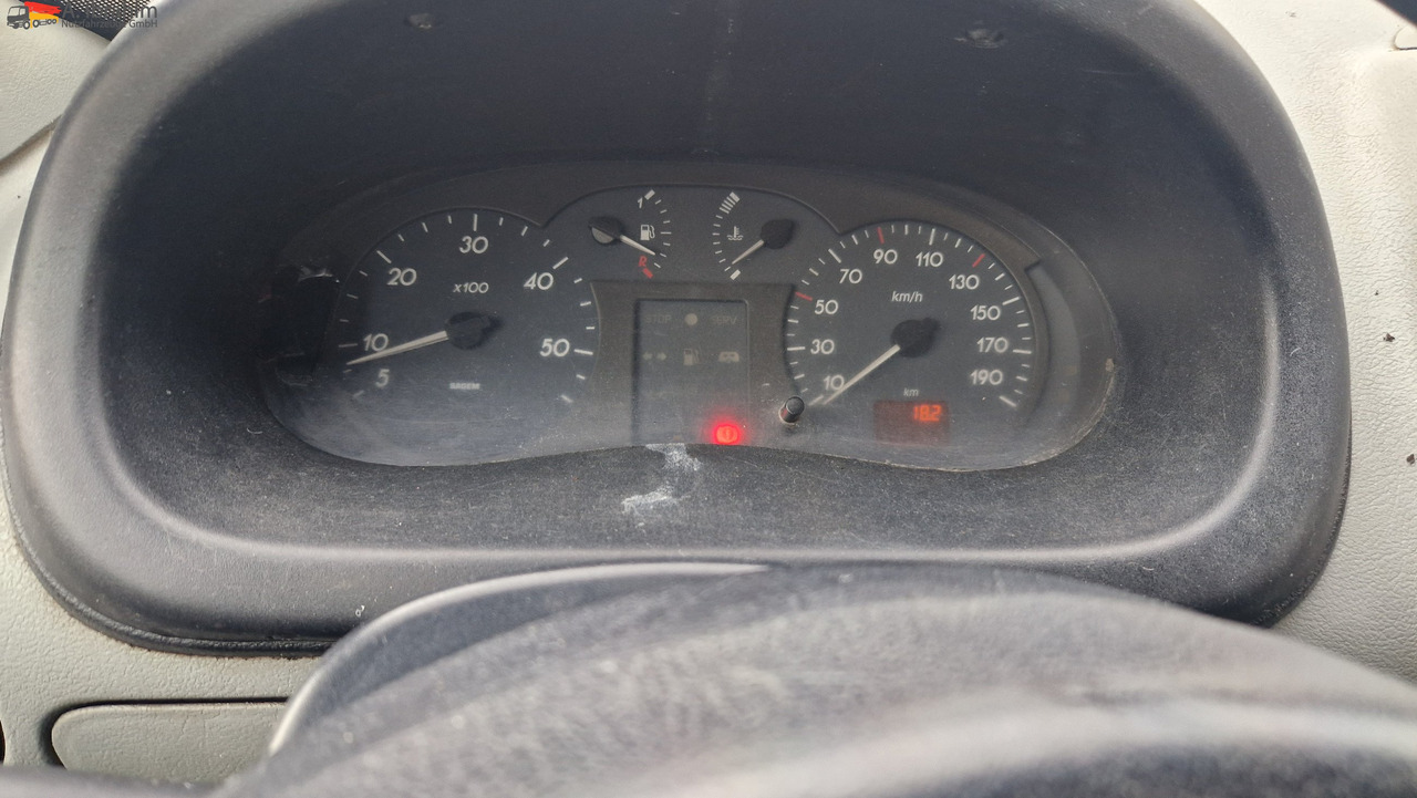 Renault 52AF, zwillingsbereift 2.8 nicht neu, aber läuft, - Dubă: Foto 2 Renault 52AF, zwillingsbereift 2.8 nicht neu, aber läuft, - Dubă: Foto 2