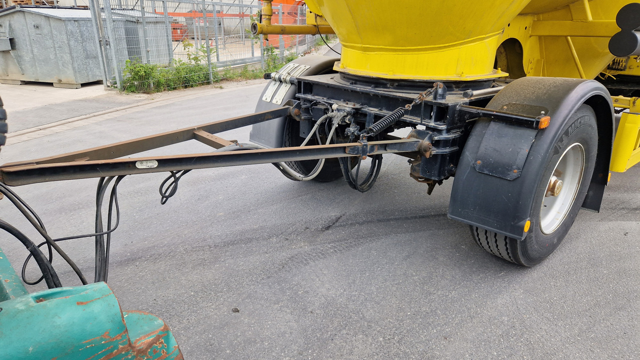 SPITZER SAPI 1832 Zustand 3-, steht länger - Remorcă cisternă: Foto 3 SPITZER SAPI 1832 Zustand 3-, steht länger - Remorcă cisternă: Foto 3