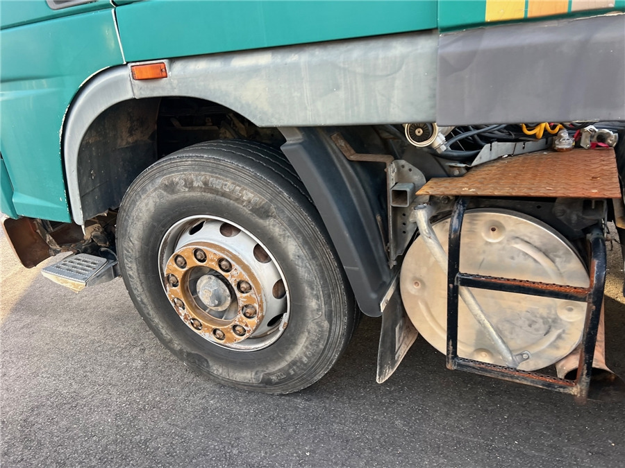 Cap tractor DAF XF95/480 Manual gear: Foto 8 Cap tractor DAF XF95/480 Manual gear: Foto 8