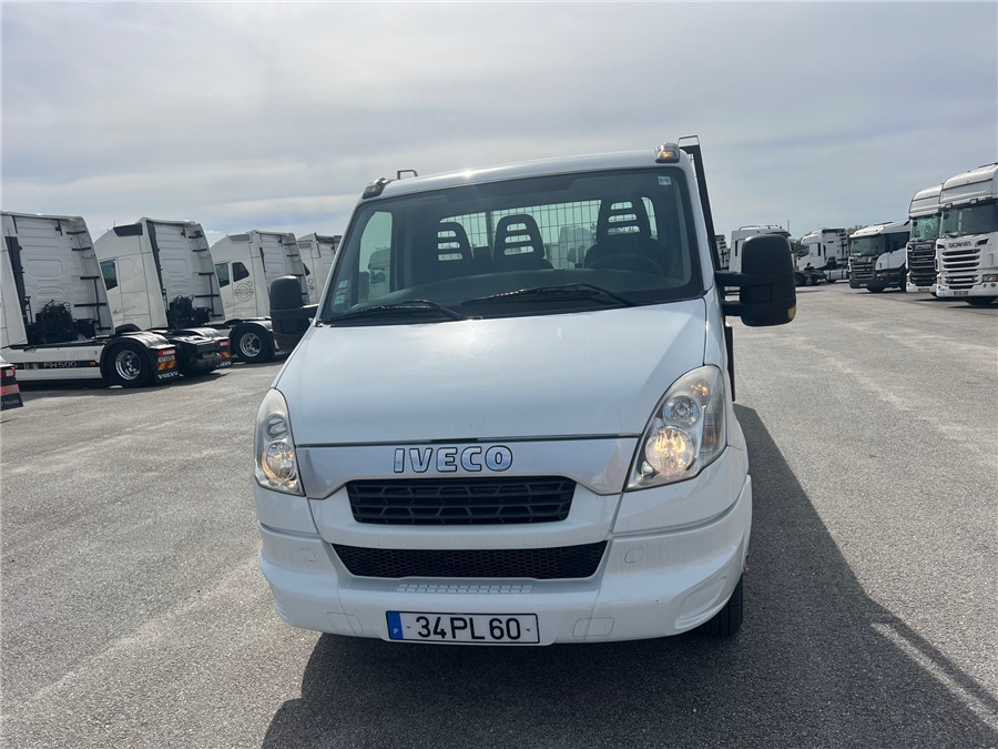 Iveco 35C17 - Autoutilitară cu platformă: Foto 2 Iveco 35C17 - Autoutilitară cu platformă: Foto 2