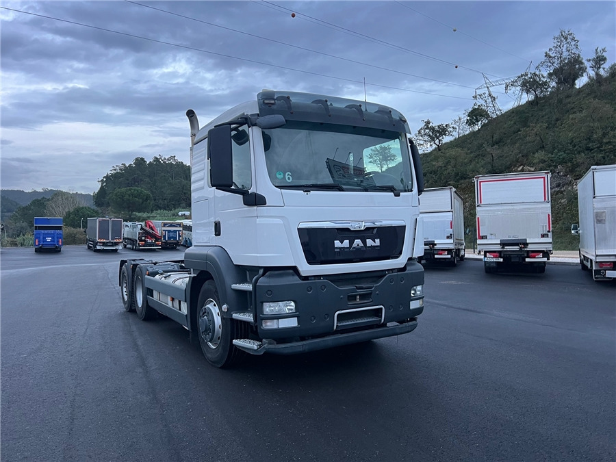 MAN TGS 28.360 BL E5 - Camion şasiu: Foto 1 MAN TGS 28.360 BL E5 - Camion şasiu: Foto 1