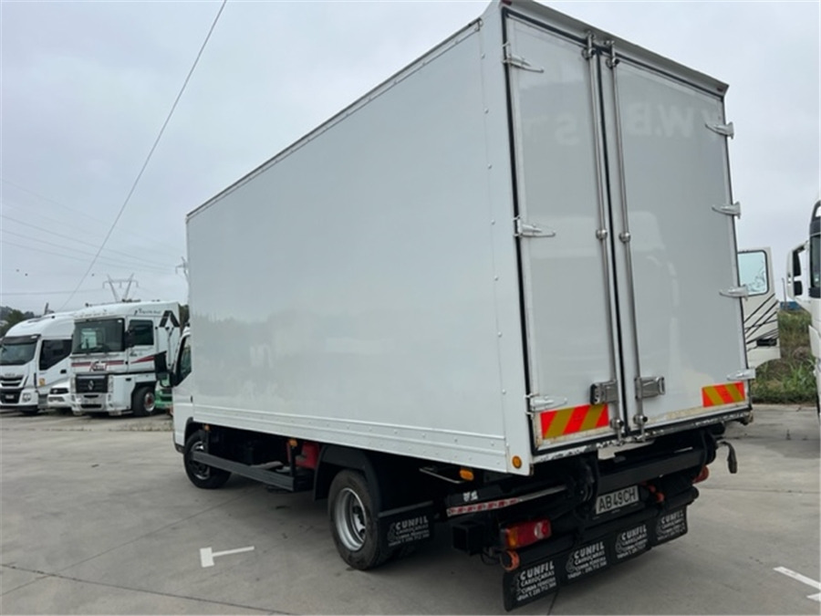 Mitsubishi 7C18 - Camion izoterma: Foto 4 Mitsubishi 7C18 - Camion izoterma: Foto 4