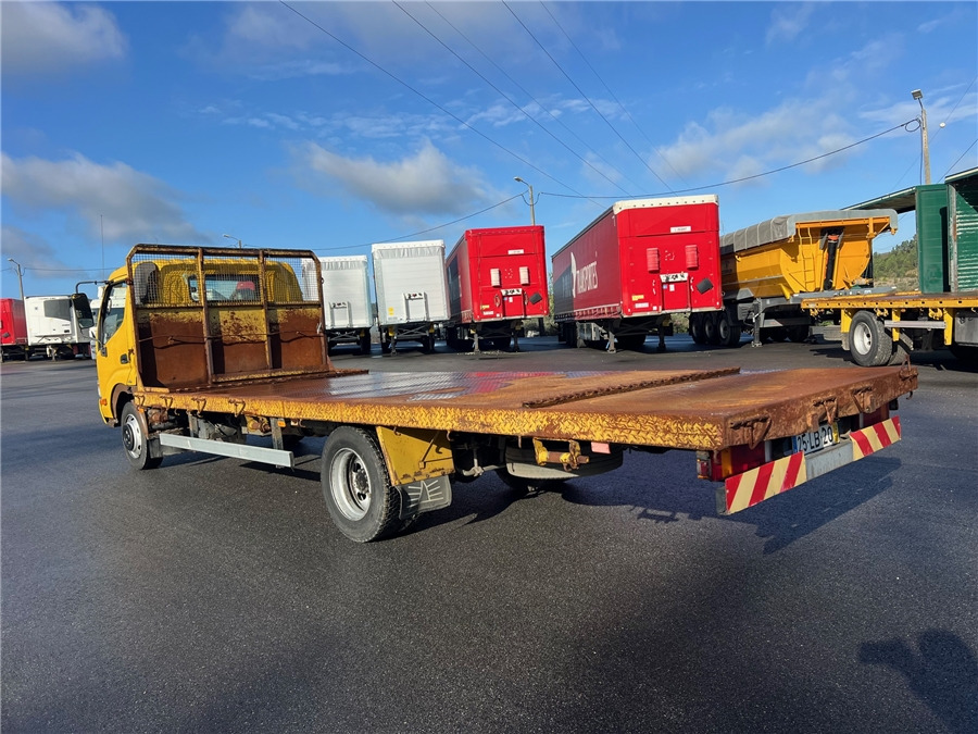 Autoutilitară cu platformă TOYOTA dyna: Foto 6 Autoutilitară cu platformă TOYOTA dyna: Foto 6