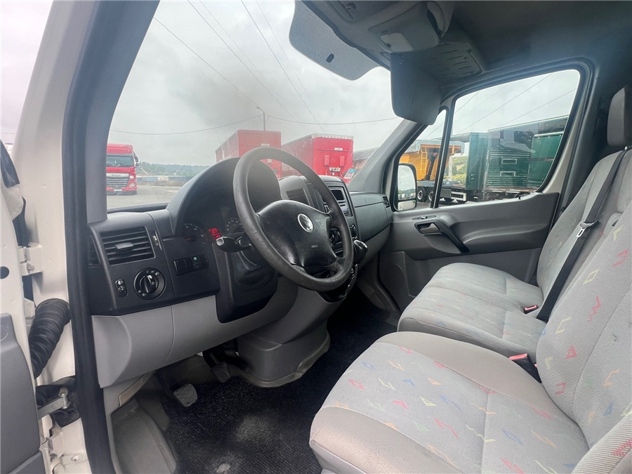 Autoutilitară box, Autoutilitară cabină dublă VOLKSWAGEN CRAFTER: Foto 14 Autoutilitară box, Autoutilitară cabină dublă VOLKSWAGEN CRAFTER: Foto 14