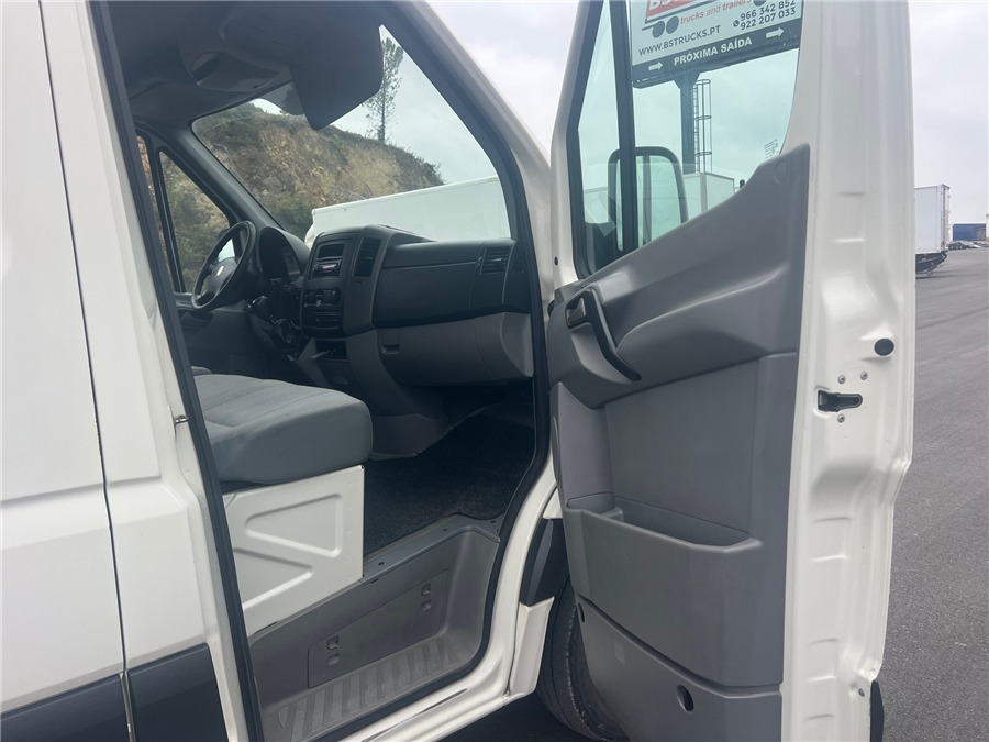 Autoutilitară box, Autoutilitară cabină dublă VOLKSWAGEN CRAFTER: Foto 9 Autoutilitară box, Autoutilitară cabină dublă VOLKSWAGEN CRAFTER: Foto 9