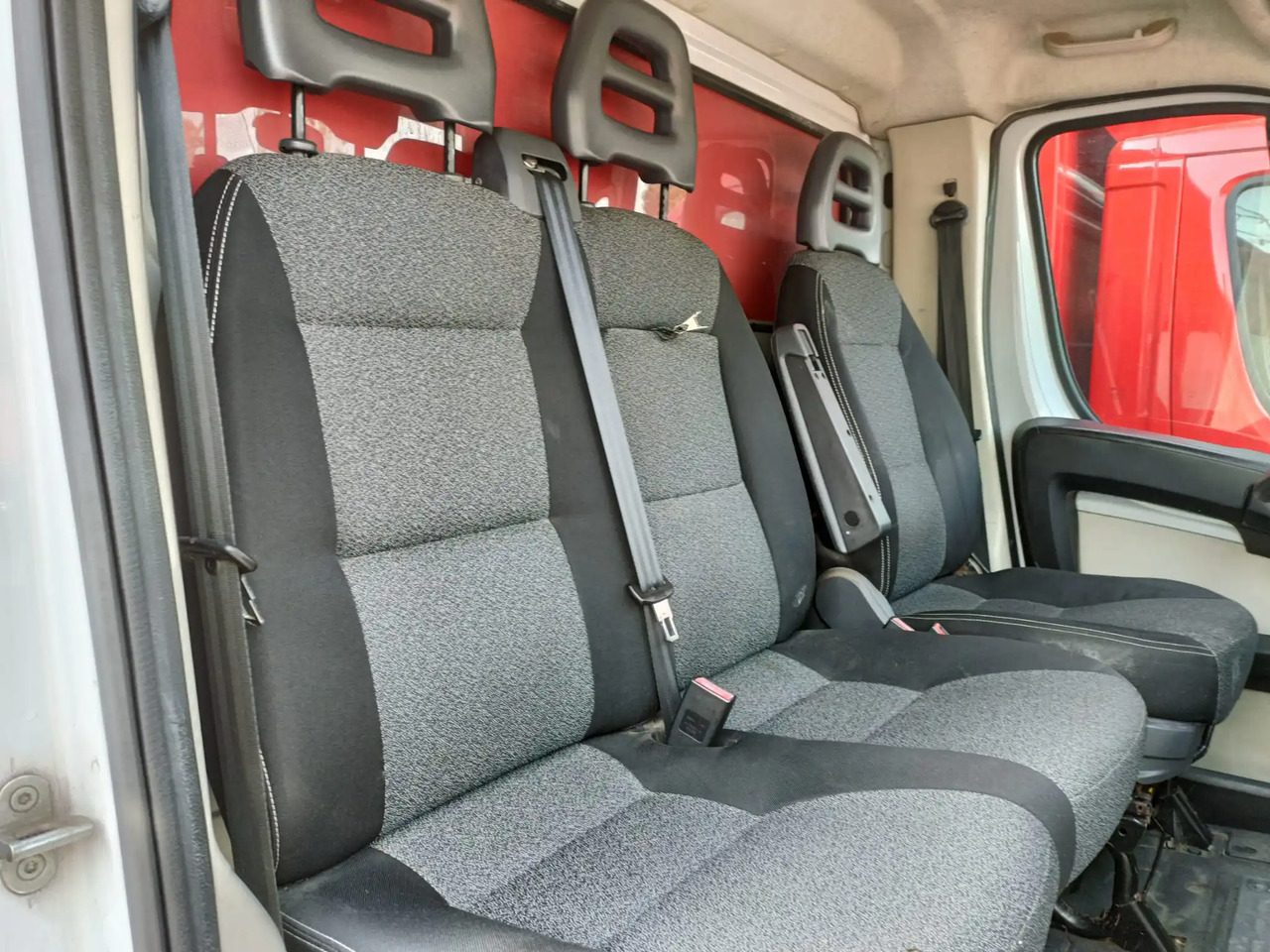 FIAT DUCATO BOX - Autoutilitară box: Foto 5 FIAT DUCATO BOX - Autoutilitară box: Foto 5