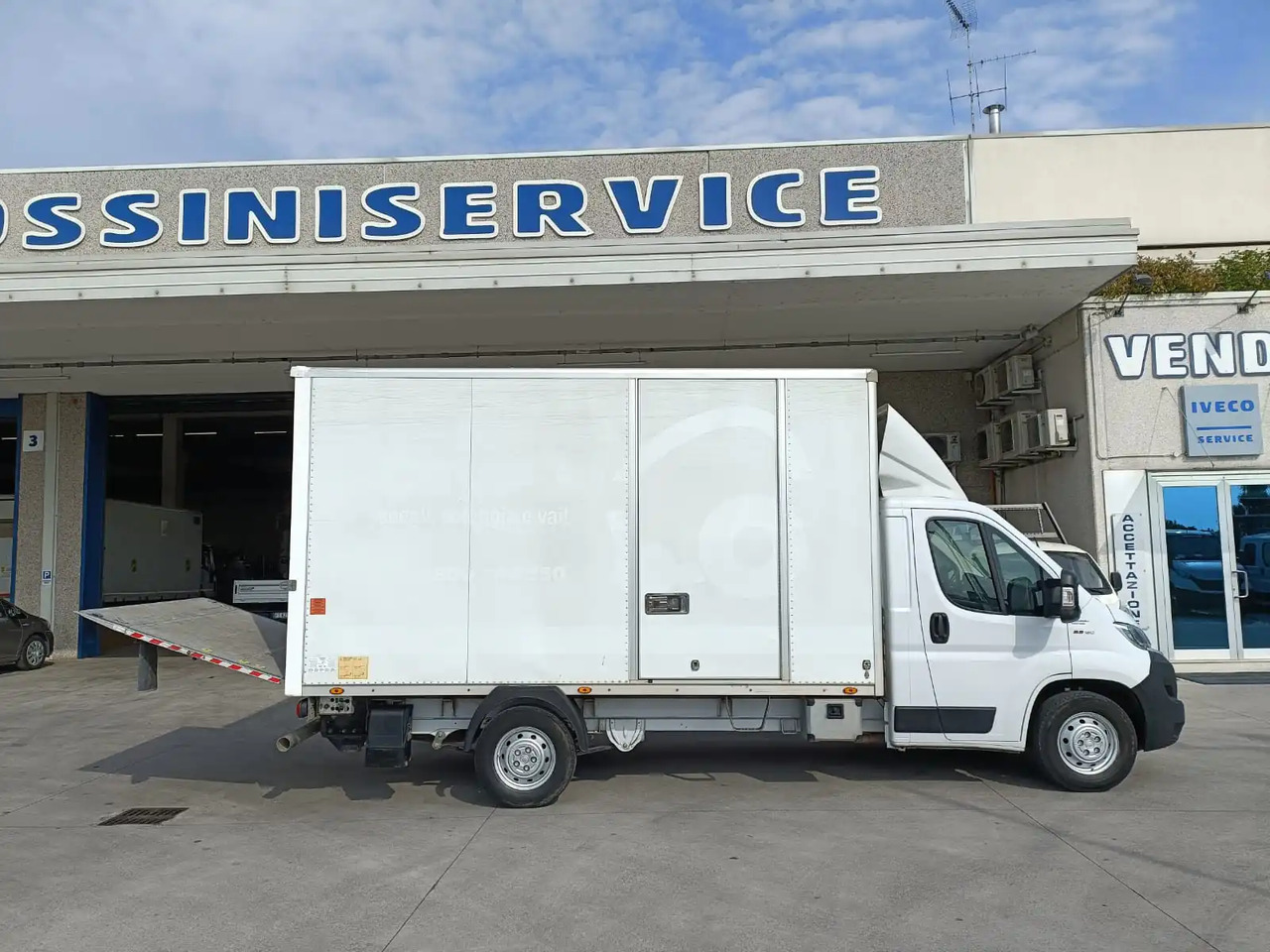 FIAT DUCATO MAXI - Autoutilitară box: Foto 5 FIAT DUCATO MAXI - Autoutilitară box: Foto 5