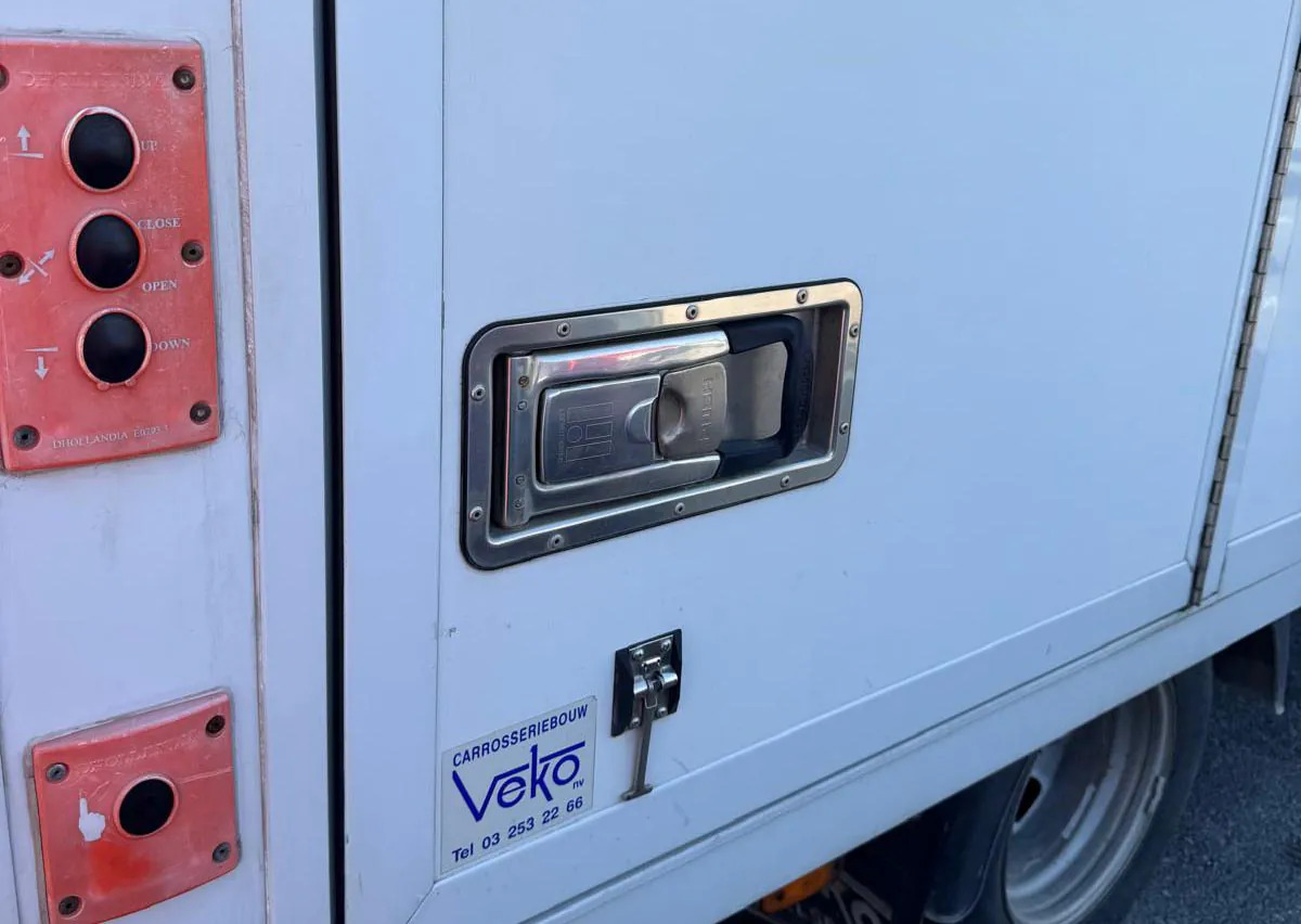 IVECO DAILY 35C14 - Autoutilitară box: Foto 3 IVECO DAILY 35C14 - Autoutilitară box: Foto 3