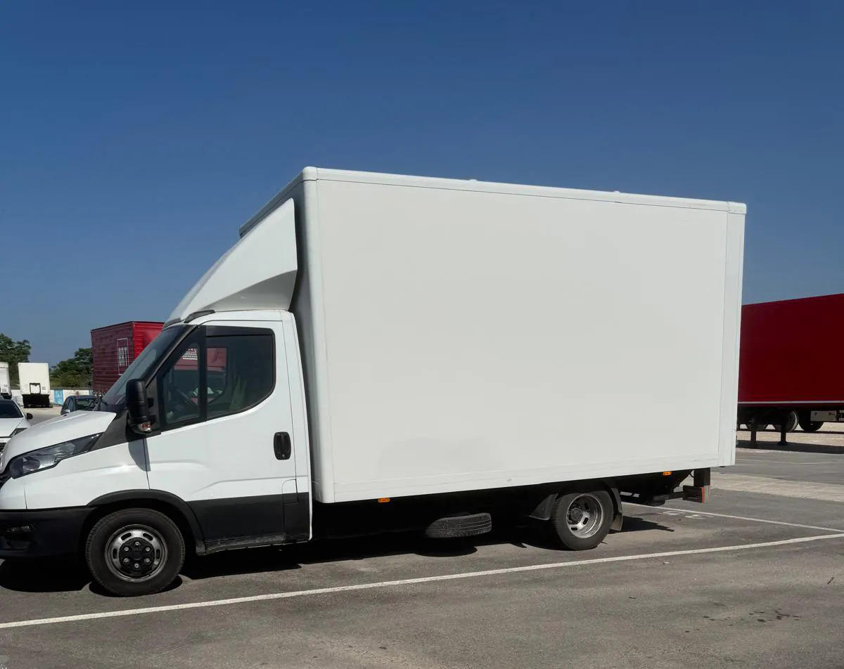 IVECO DAILY 35C14 - Autoutilitară box: Foto 1 IVECO DAILY 35C14 - Autoutilitară box: Foto 1