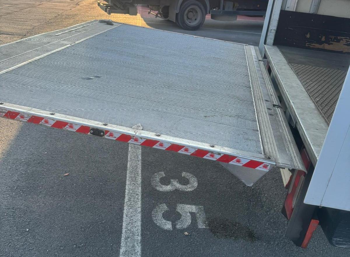 IVECO DAILY 35C14 - Autoutilitară box: Foto 5 IVECO DAILY 35C14 - Autoutilitară box: Foto 5