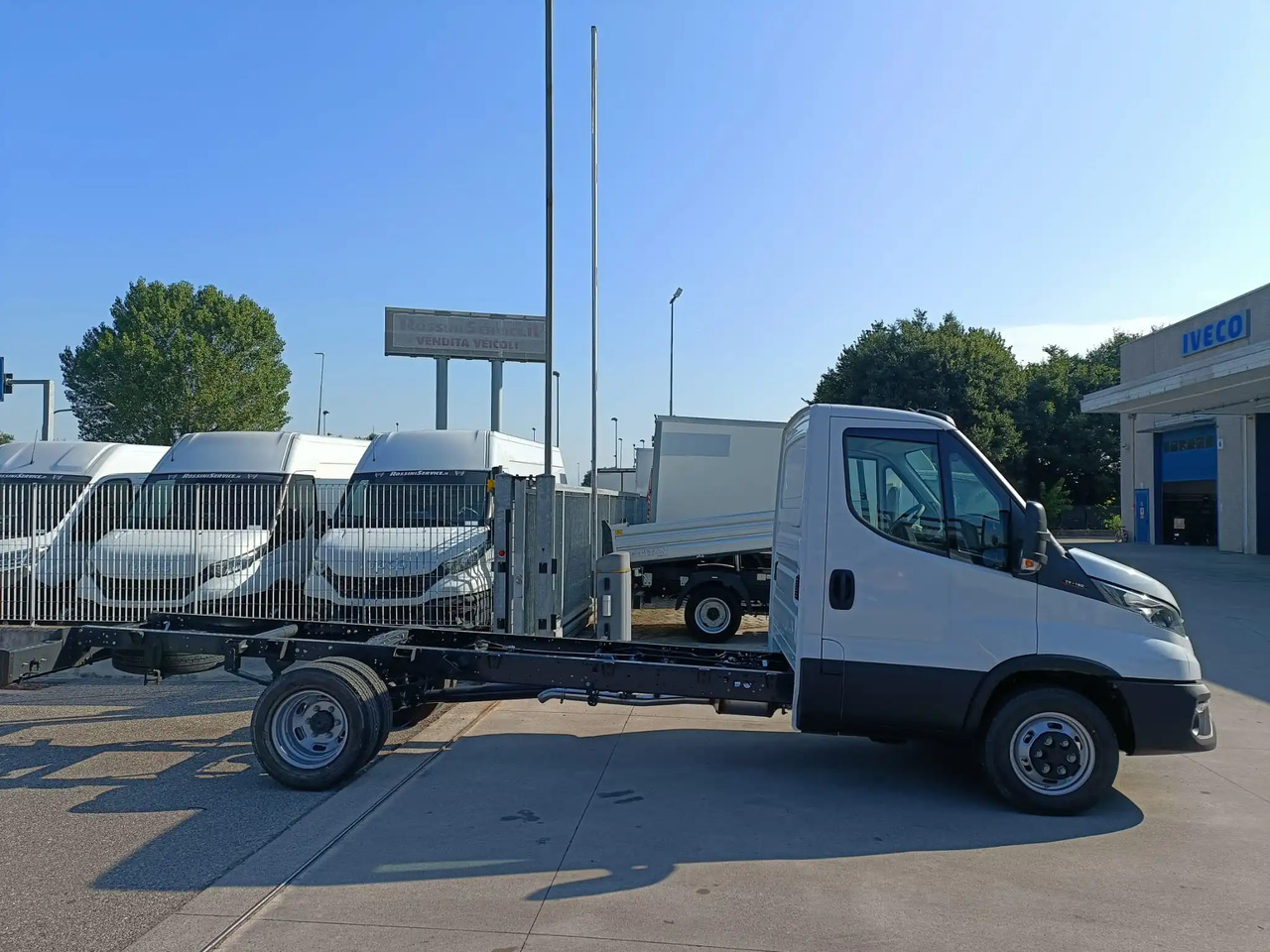 IVECO DAILY 60C18 A TELAIO KM 0 - Camion şasiu: Foto 4 IVECO DAILY 60C18 A TELAIO KM 0 - Camion şasiu: Foto 4