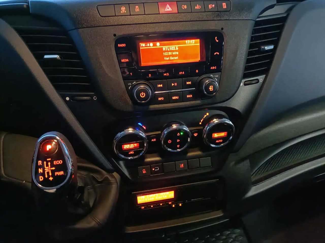 IVECO DAILY 72C18 72.180 HI P - Camion furgon: Foto 4 IVECO DAILY 72C18 72.180 HI P - Camion furgon: Foto 4