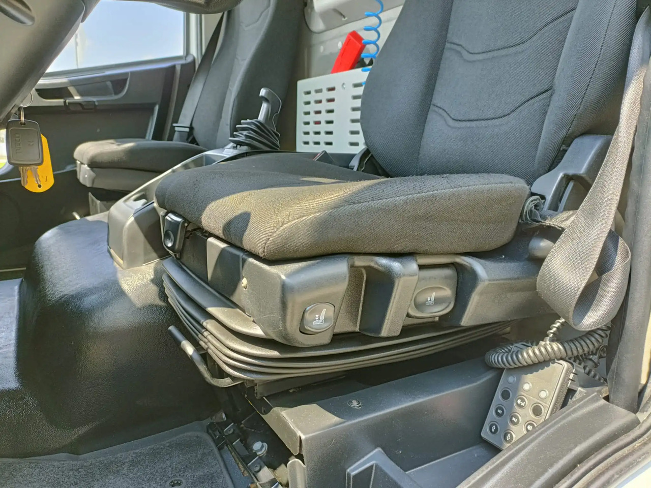 IVECO EUROCARGO 120E19P - Camion şasiu: Foto 5 IVECO EUROCARGO 120E19P - Camion şasiu: Foto 5