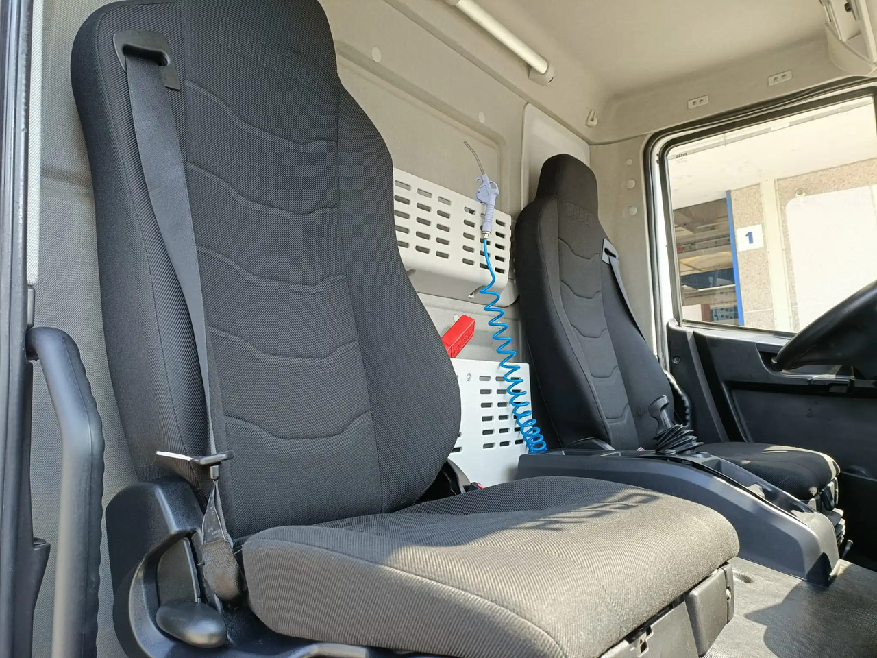 IVECO EUROCARGO 120E19P - Camion şasiu: Foto 3 IVECO EUROCARGO 120E19P - Camion şasiu: Foto 3