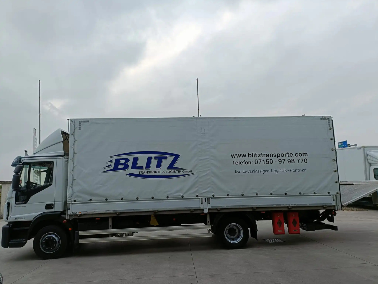 IVECO EUROCARGO 120E25P - Camion cu prelată: Foto 4 IVECO EUROCARGO 120E25P - Camion cu prelată: Foto 4