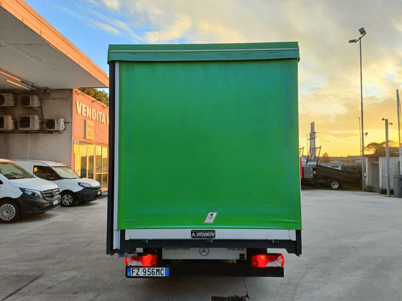 MERCEDES BENZ SPRINTER 416 160 CV - Autoutilitară cu prelată: Foto 3 MERCEDES BENZ SPRINTER 416 160 CV - Autoutilitară cu prelată: Foto 3