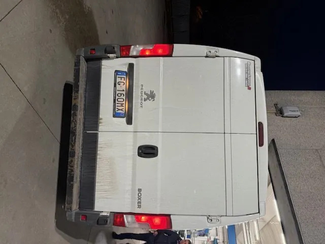 PEUGEOT BOXER FURGONE STANDARD - Dubă: Foto 3 PEUGEOT BOXER FURGONE STANDARD - Dubă: Foto 3
