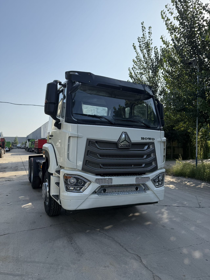 HOWO 6x4 - Cap tractor: Foto 2 HOWO 6x4 - Cap tractor: Foto 2