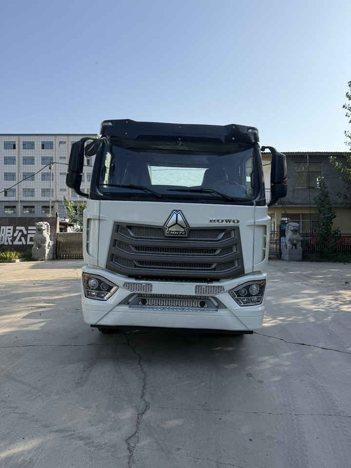 HOWO 6x4 - Cap tractor: Foto 3 HOWO 6x4 - Cap tractor: Foto 3