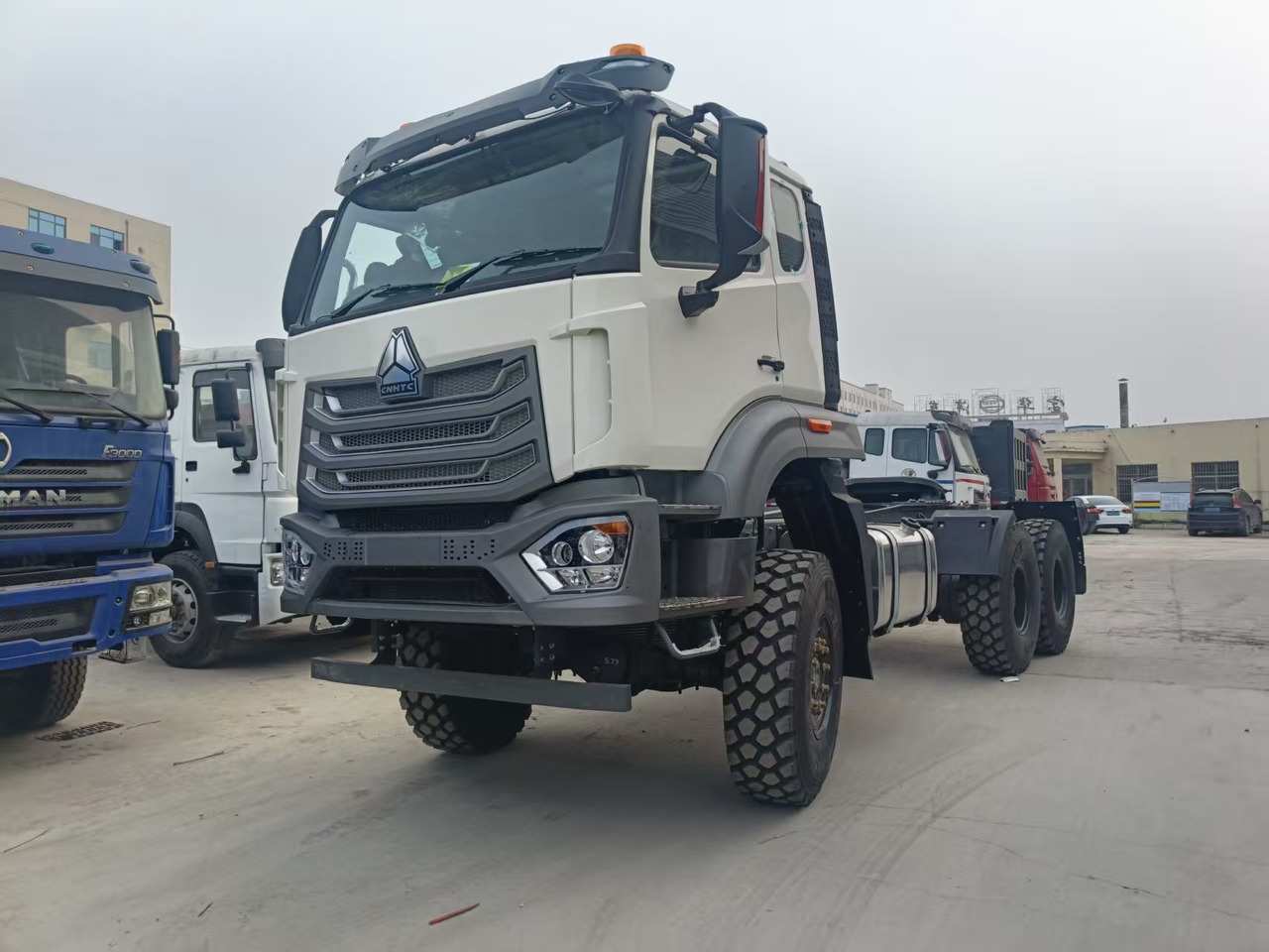 HOWO 6x6 - Cap tractor: Foto 1 HOWO 6x6 - Cap tractor: Foto 1