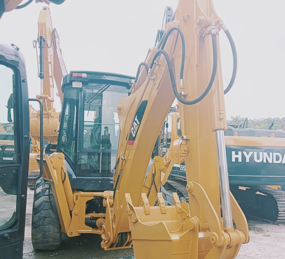 Caterpillar 430F - Buldoexcavator: Foto 2 Caterpillar 430F - Buldoexcavator: Foto 2