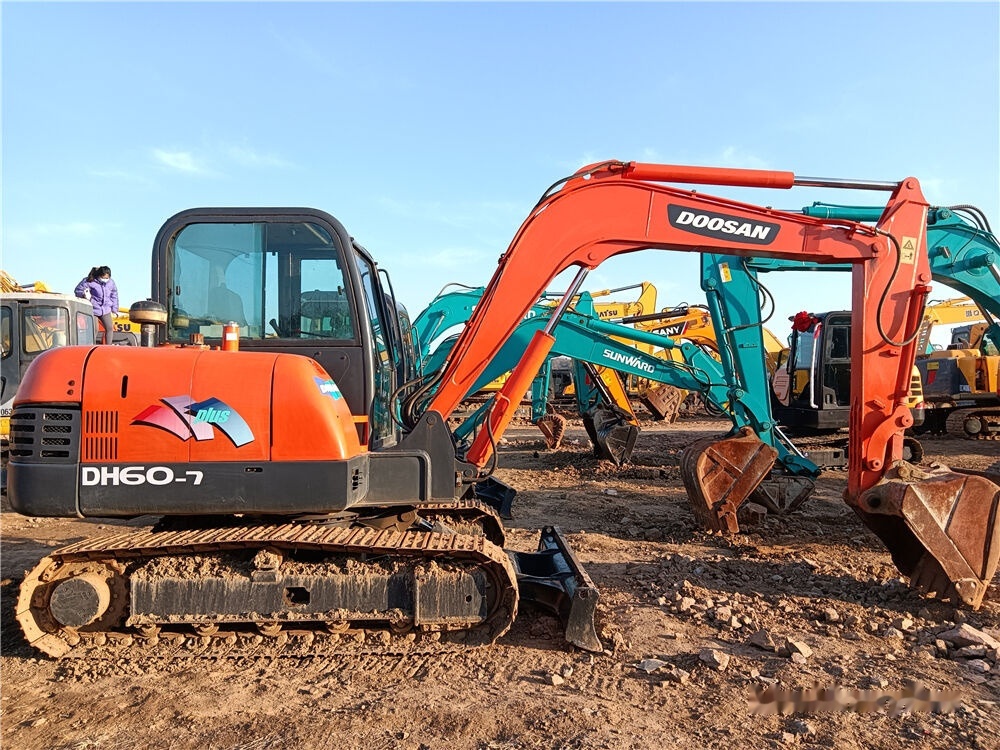 Doosan DH60-7 - Mini excavator: Foto 1 Doosan DH60-7 - Mini excavator: Foto 1