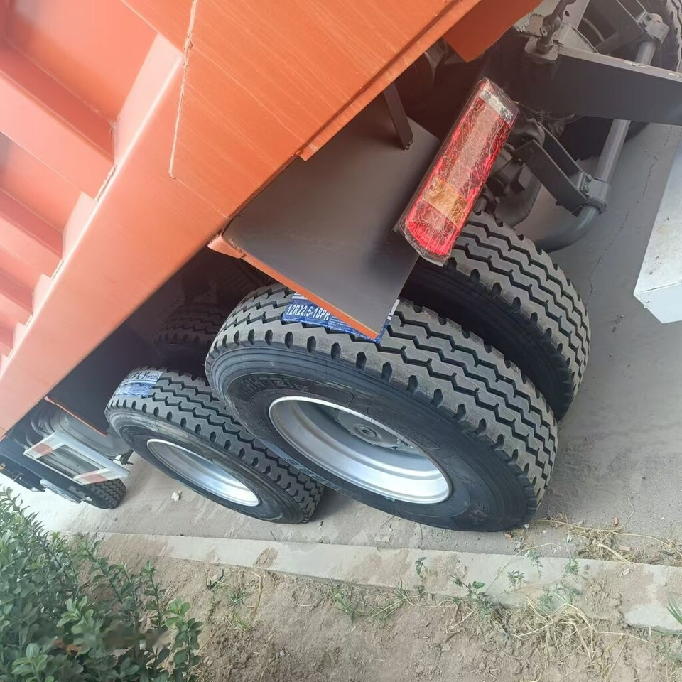 Howo 371 6*4 new tires - Camion basculantă: Foto 4 Howo 371 6*4 new tires - Camion basculantă: Foto 4