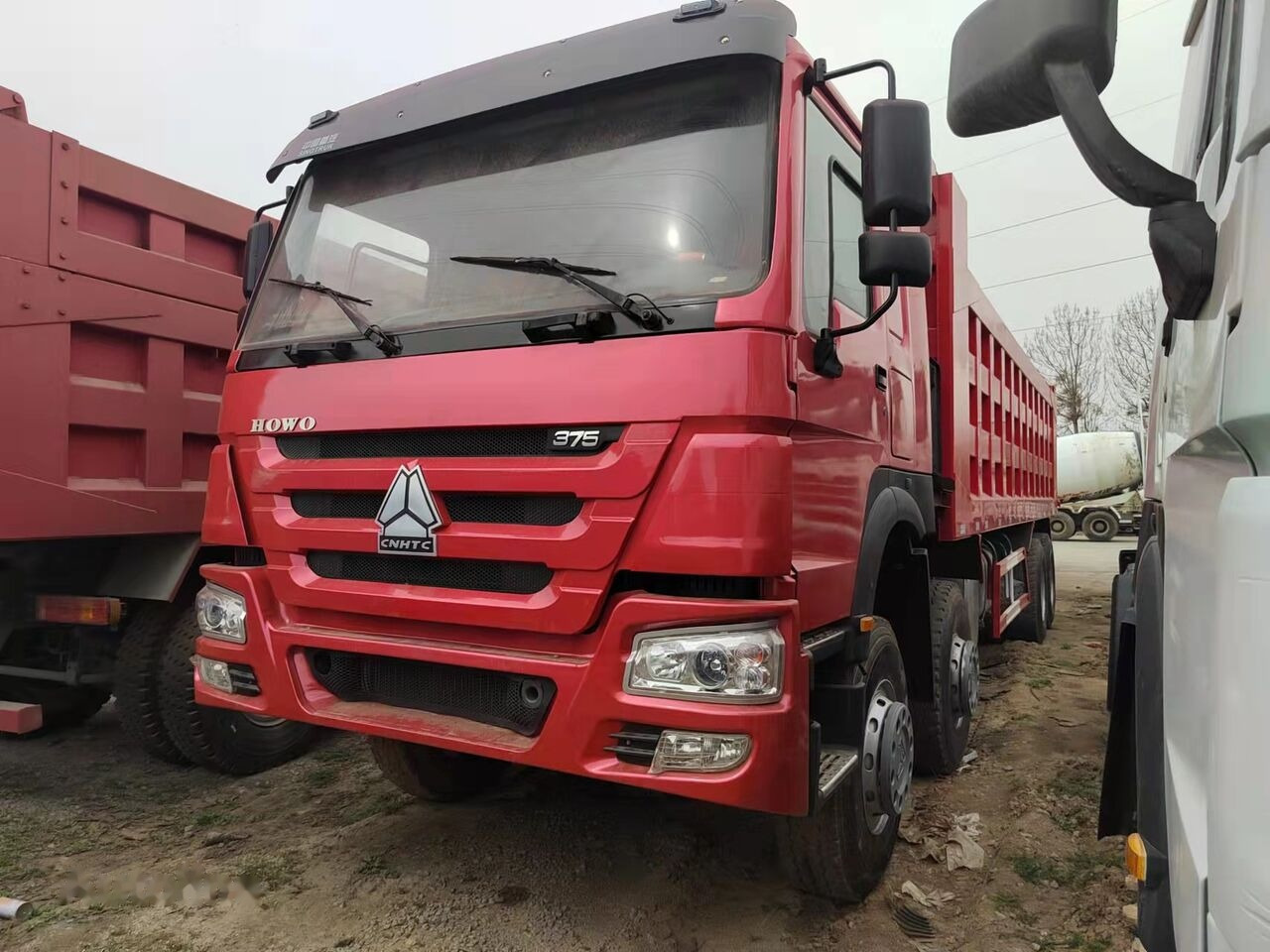 Howo 375 8x4 - Camion basculantă: Foto 2 Howo 375 8x4 - Camion basculantă: Foto 2