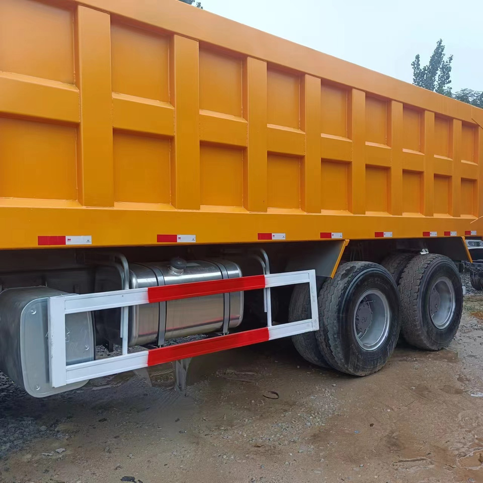 Howo HOWO 8x4 DUMP TRUCK - Camion basculantă: Foto 5 Howo HOWO 8x4 DUMP TRUCK - Camion basculantă: Foto 5