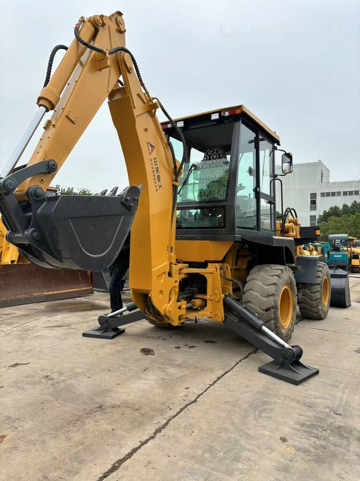 SDLG LGB680 - Buldoexcavator: Foto 4 SDLG LGB680 - Buldoexcavator: Foto 4