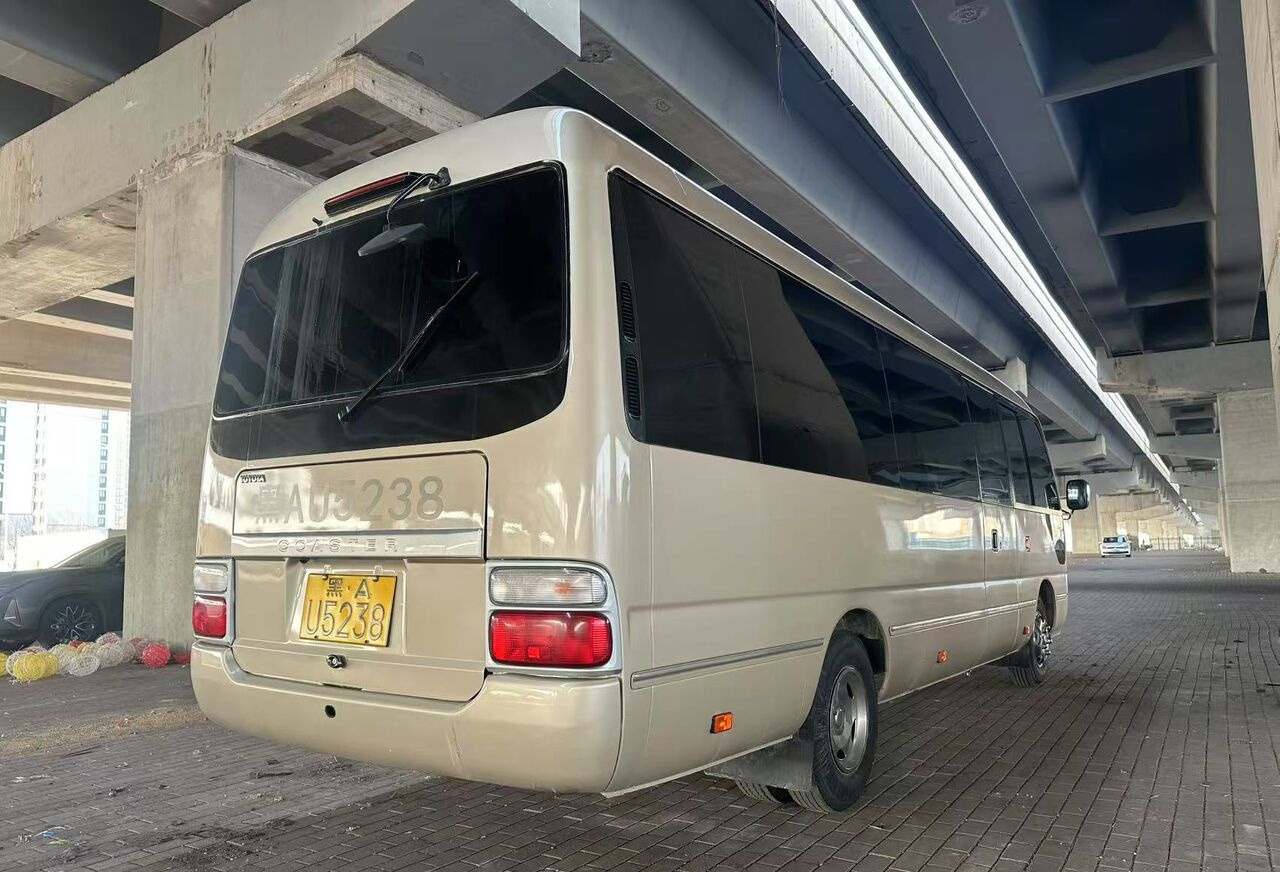 Toyota 1HZ - Autobuz interurban: Foto 2 Toyota 1HZ - Autobuz interurban: Foto 2