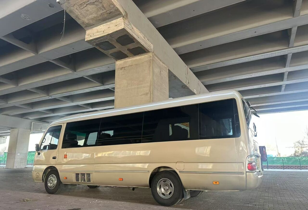 Toyota 1HZ - Autobuz interurban: Foto 1 Toyota 1HZ - Autobuz interurban: Foto 1