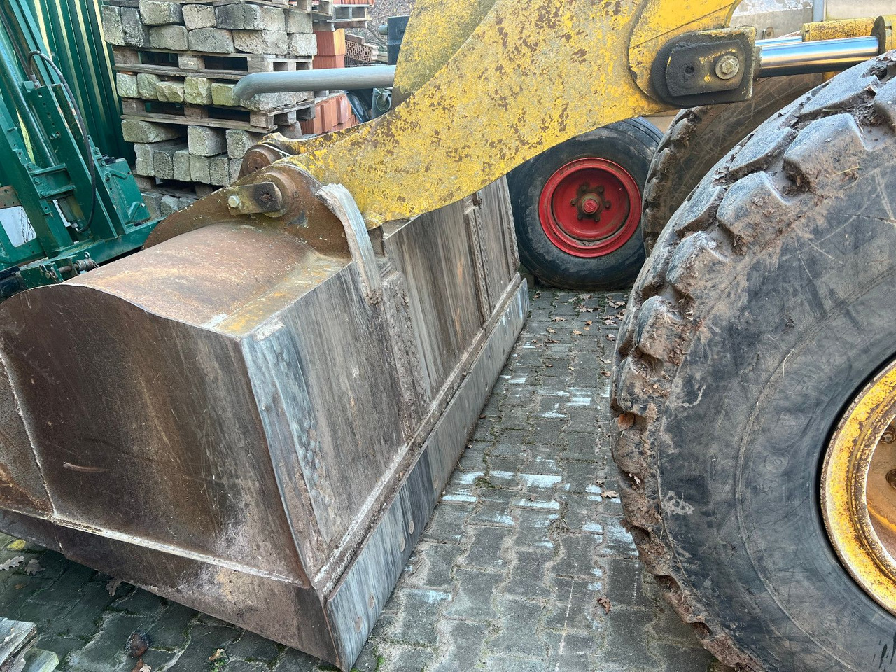 Komatsu WA 270 - Încărcător frontal pe pneuri: Foto 3 Komatsu WA 270 - Încărcător frontal pe pneuri: Foto 3