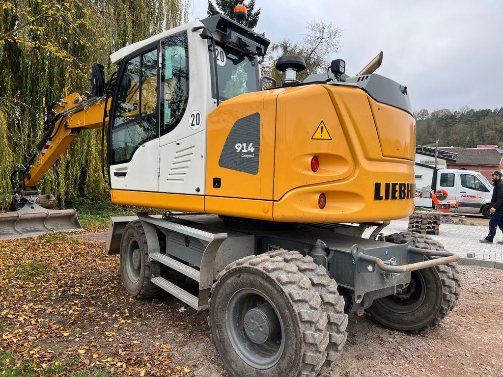 Liebherr A 914 Compact SW 33 Likufix Liebherr A 914 Compact SW 33 Likufix - Excavator pe roţi: Foto 2 Liebherr A 914 Compact SW 33 Likufix Liebherr A 914 Compact SW 33 Likufix - Excavator pe roţi: Foto 2