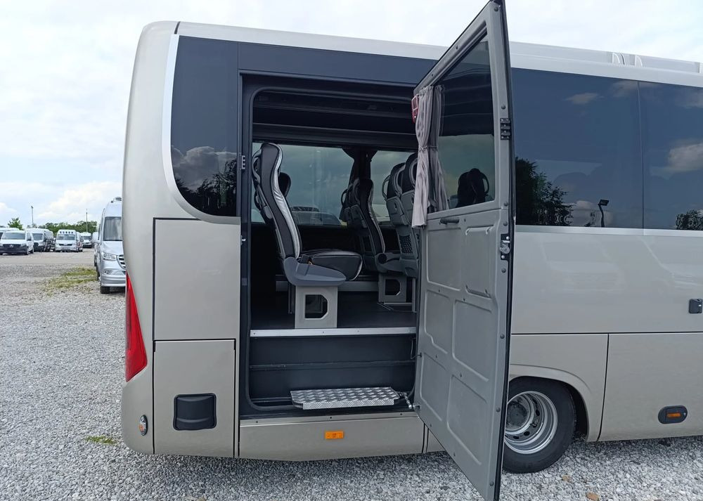 Microbuz, Transport persoane nou Iveco Mercus Daily 70C21: Foto 6 Microbuz, Transport persoane nou Iveco Mercus Daily 70C21: Foto 6