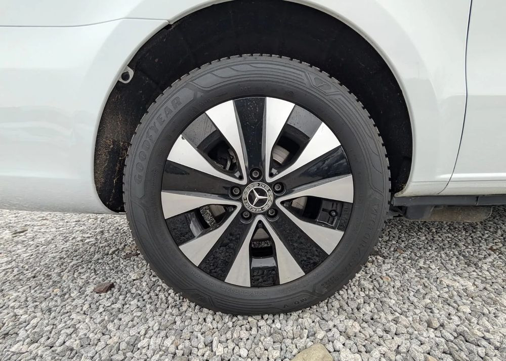 Mercedes-Benz Vito Tourer 114 - Microbuz, Transport persoane: Foto 4 Mercedes-Benz Vito Tourer 114 - Microbuz, Transport persoane: Foto 4