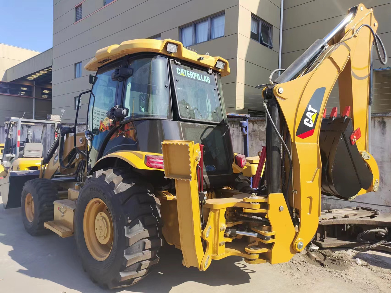 CATERPILLAR 420F - Buldoexcavator: Foto 5 CATERPILLAR 420F - Buldoexcavator: Foto 5