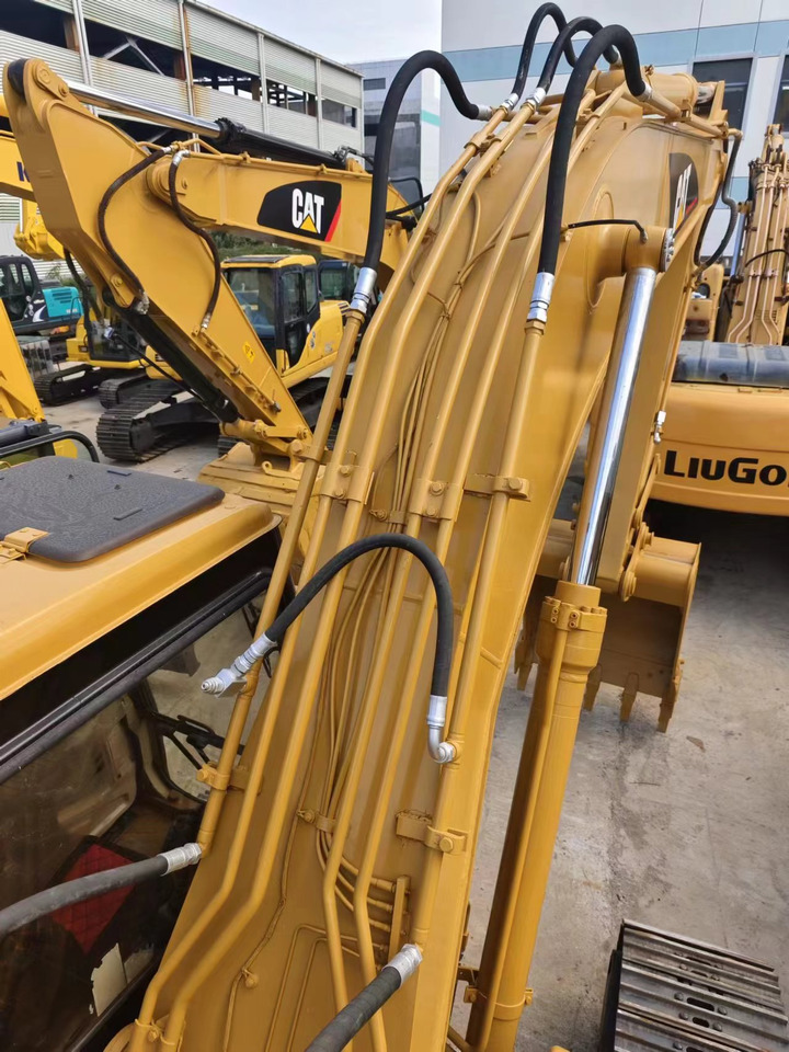 Excavator pe şenile CATERPILLAR CAT 320BL: Foto 10