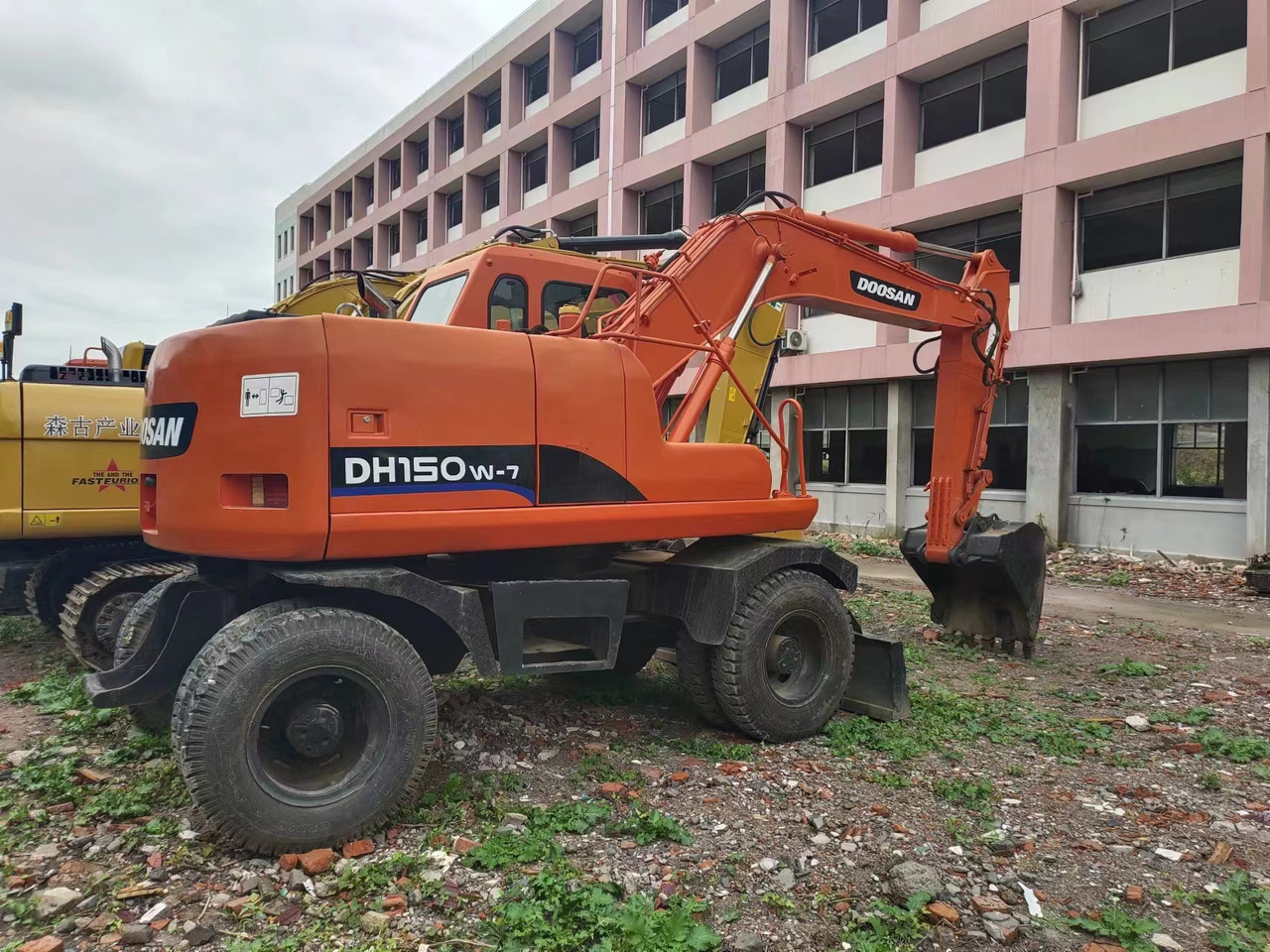 DOOSAN DH150W-7 - Excavator pe roţi: Foto 5 DOOSAN DH150W-7 - Excavator pe roţi: Foto 5
