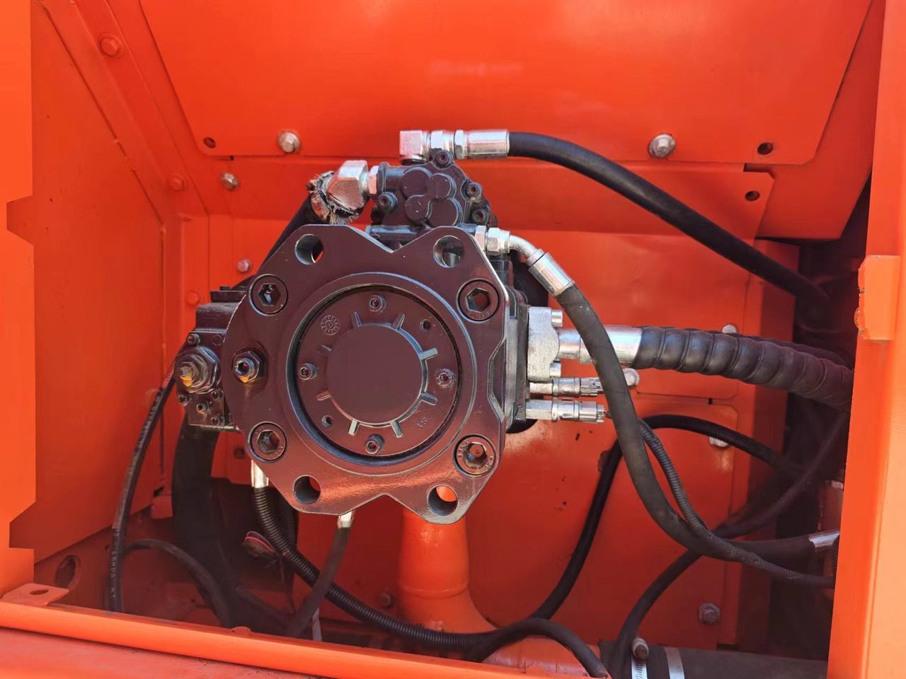 DOOSAN DX300LC-9C - Excavator pe şenile: Foto 5 DOOSAN DX300LC-9C - Excavator pe şenile: Foto 5