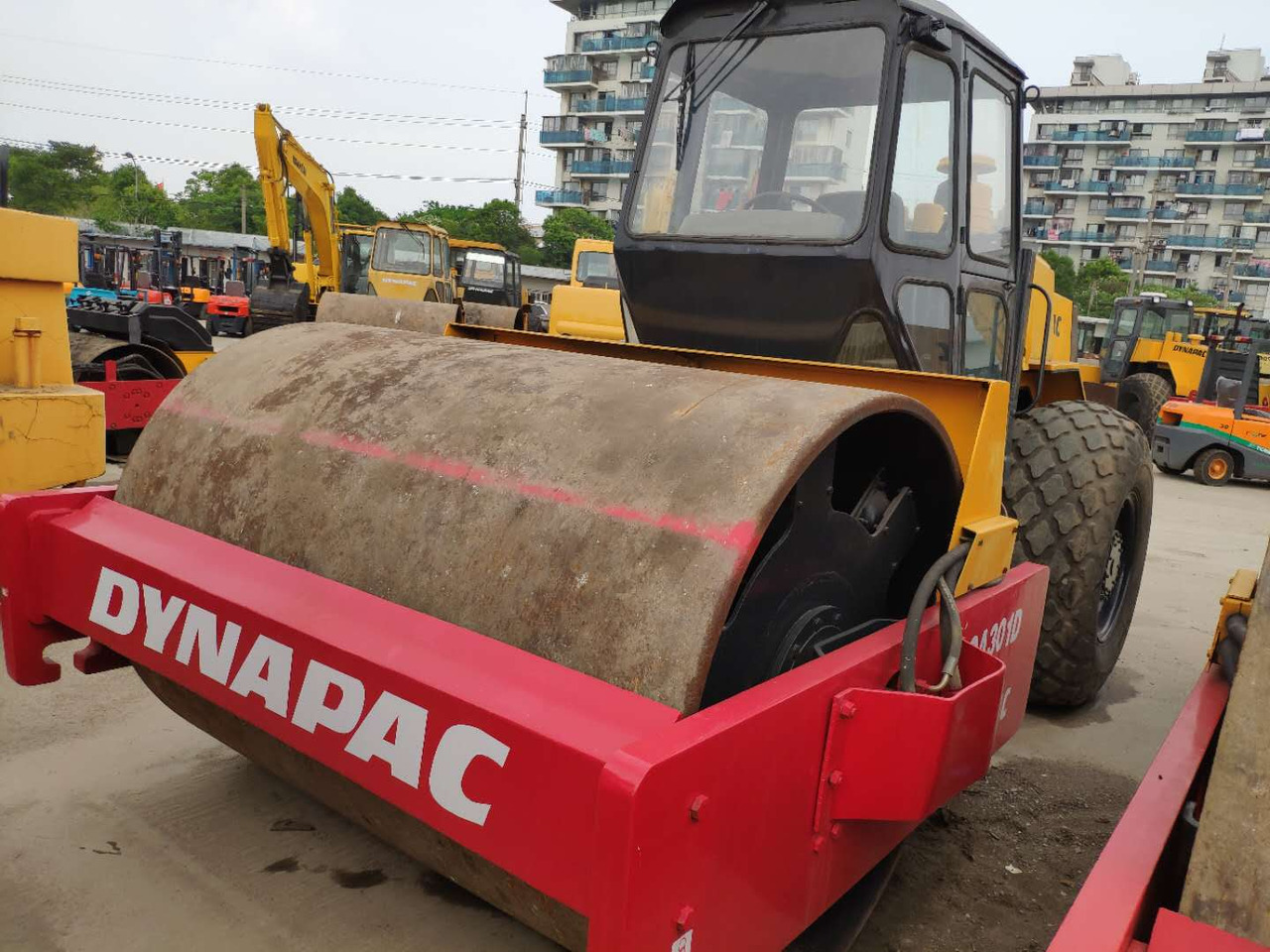 DYNAPAC CA301D - Compactor: Foto 2 DYNAPAC CA301D - Compactor: Foto 2